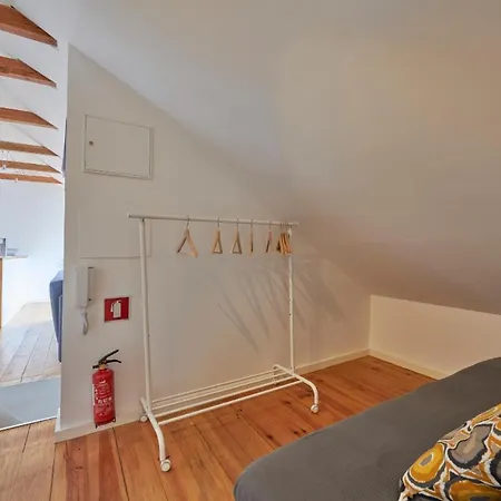 Castleviewattic Apartmán *