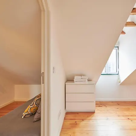 Castleviewattic Apartment Lisbon